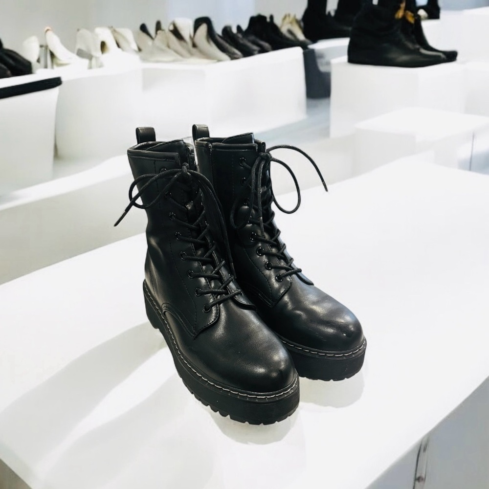 Steve Madden Black Combat Moto Boots with Lug Sole sz11